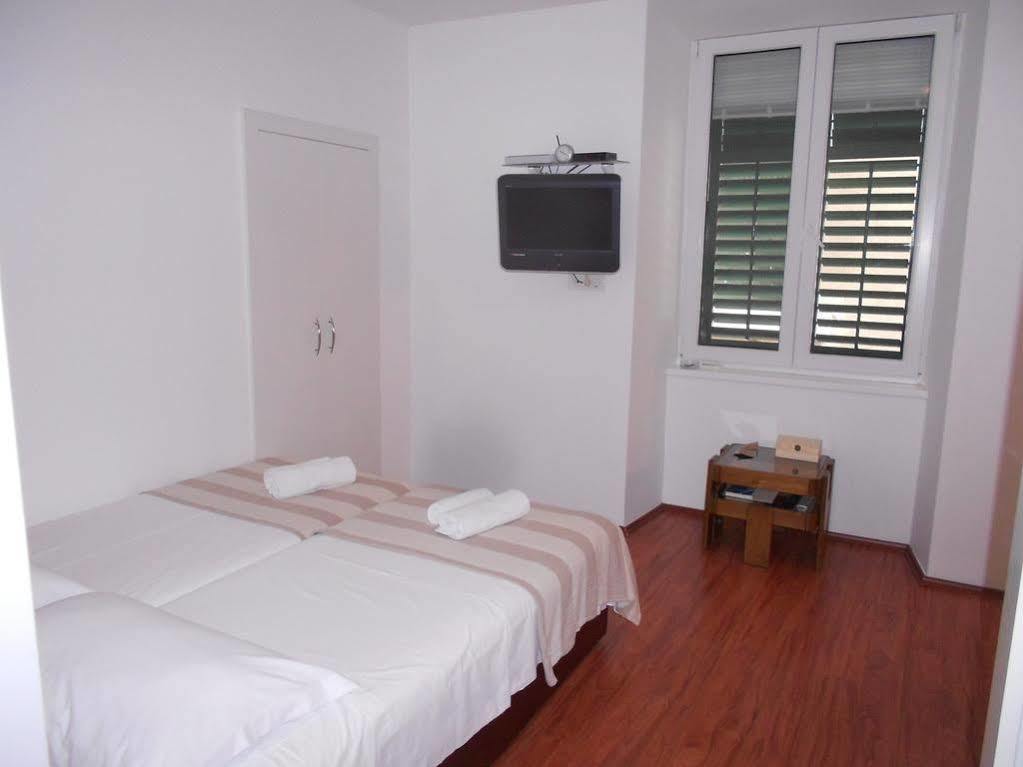 Studio Apartment Mila Спліт Екстер'єр фото