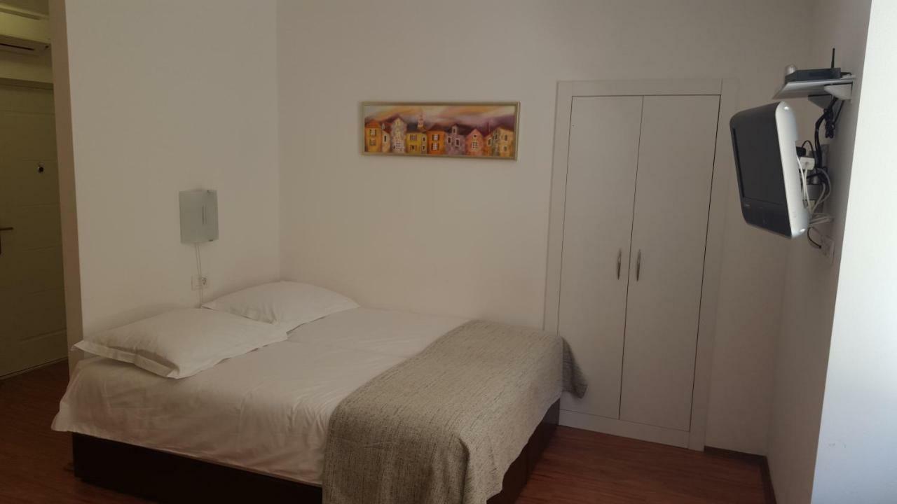 Studio Apartment Mila Спліт Екстер'єр фото
